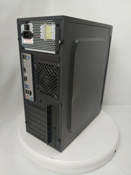 Ryzen,Komputer do biura/gier,Radeon™ Vega 3, 16 GB,SSD,Win 11 Pro