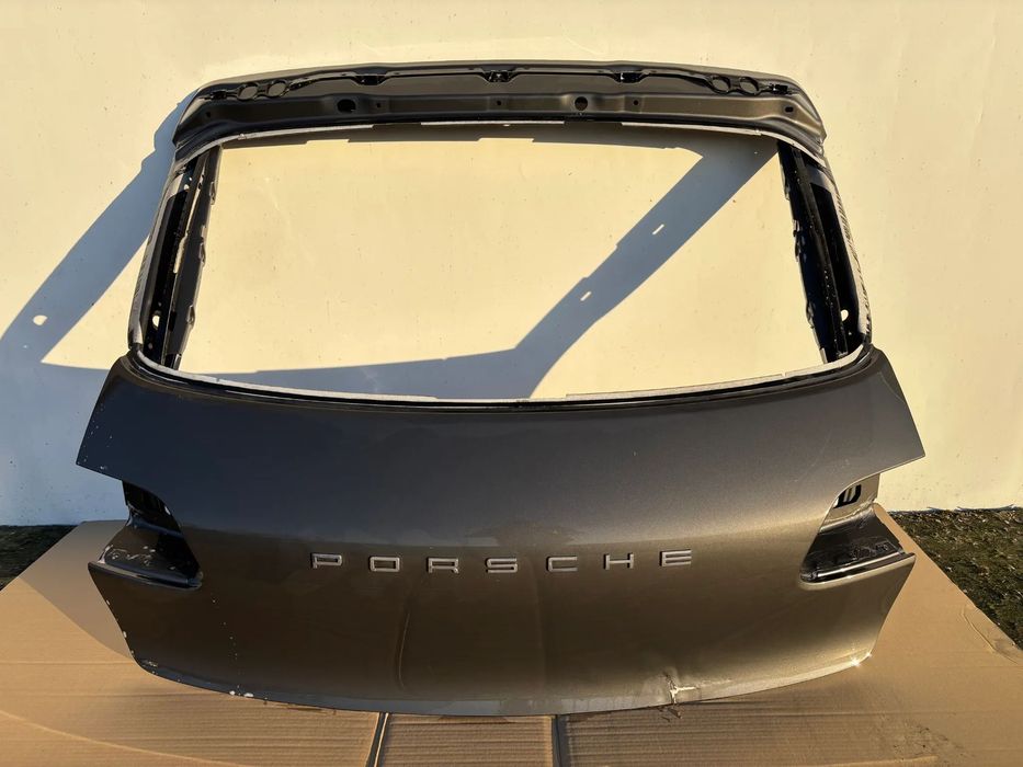 Klapa pokrywa bagażnika Porsche Macan