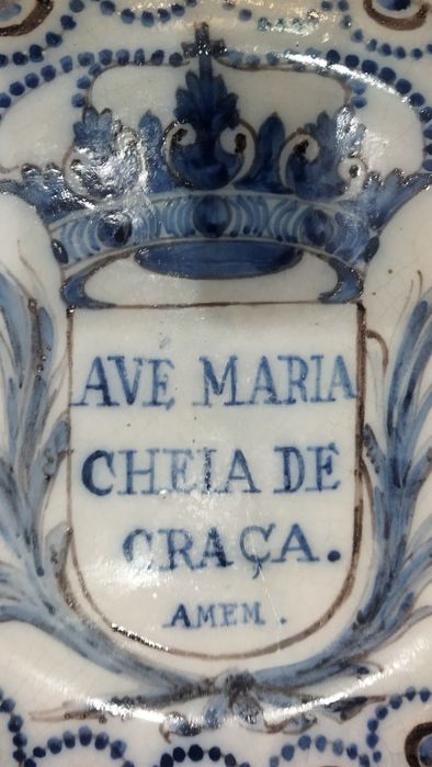 Antigo prato em faiança Fabrica Constância