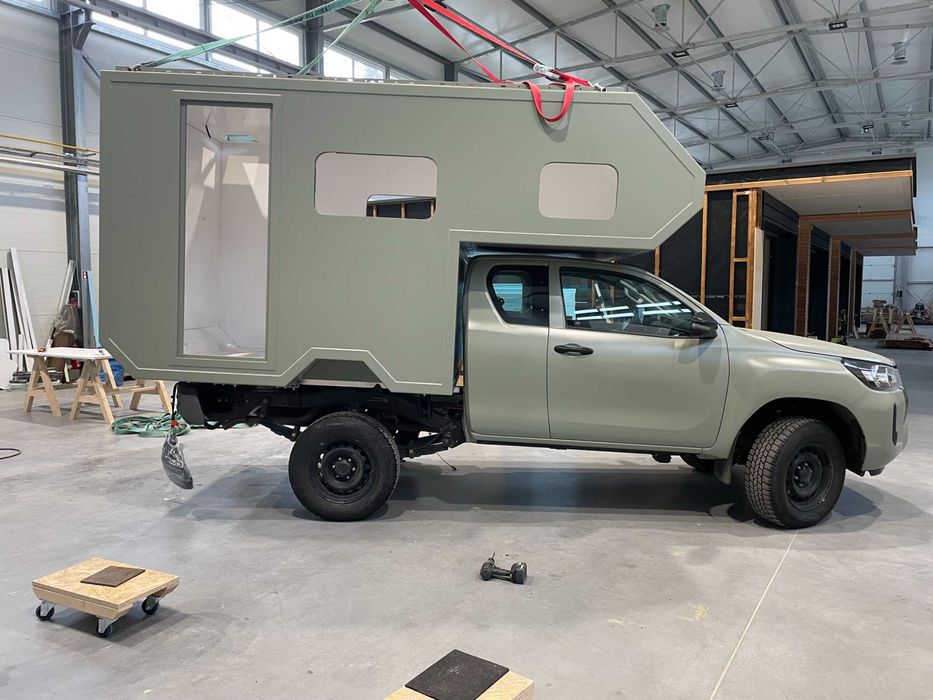 KAMPER_ Zabudowa Toyotai_BUDOWA KAMPERA_Wyprawowy