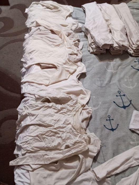 Кюлоти, купальники .плащі супер мена