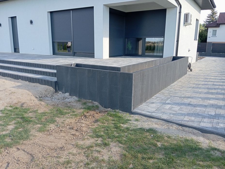 Układanie kostki brukowej , montaż ogrodzeń