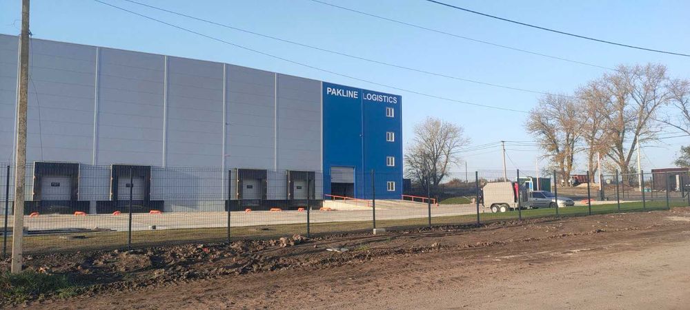 Склад із послугами