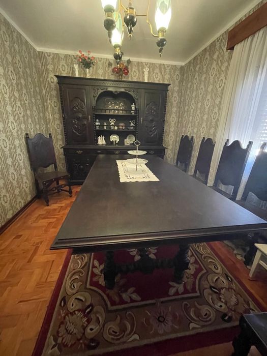 Conjunto de sala de jantar antigo