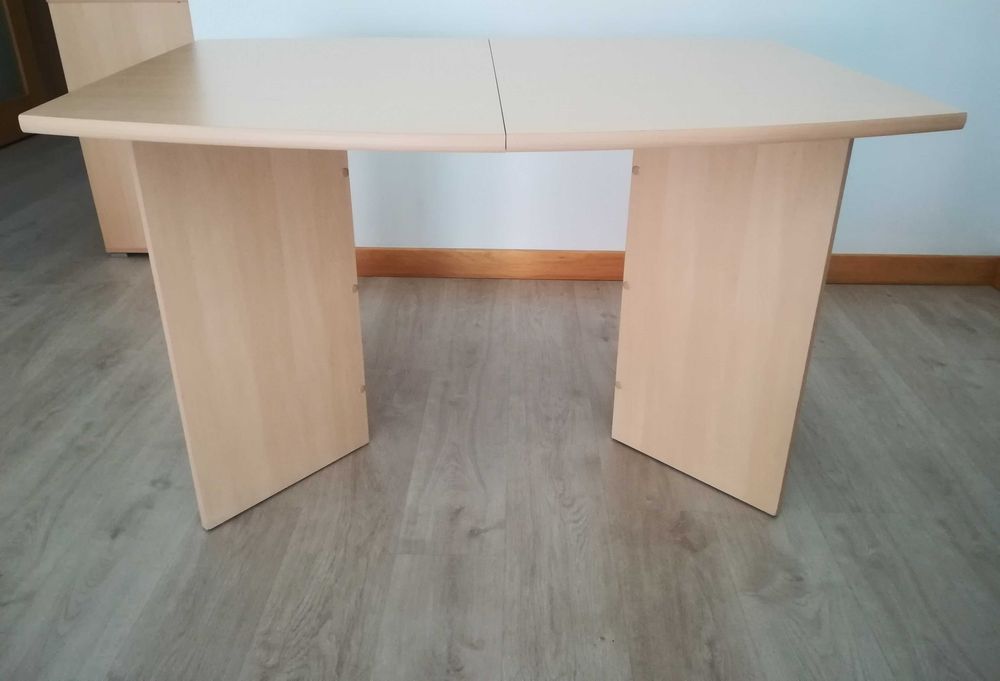Mesa de Jantar Extensível - 6 / 8 pessoas