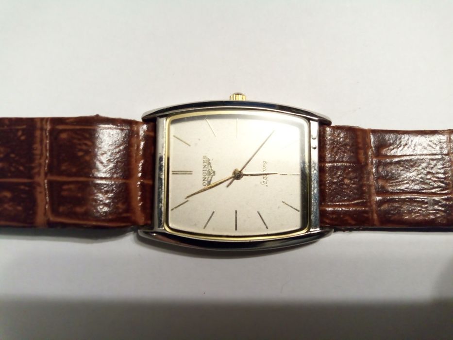 Zegarek Longines Vintage, kwadratowa koperta, szafirowe
