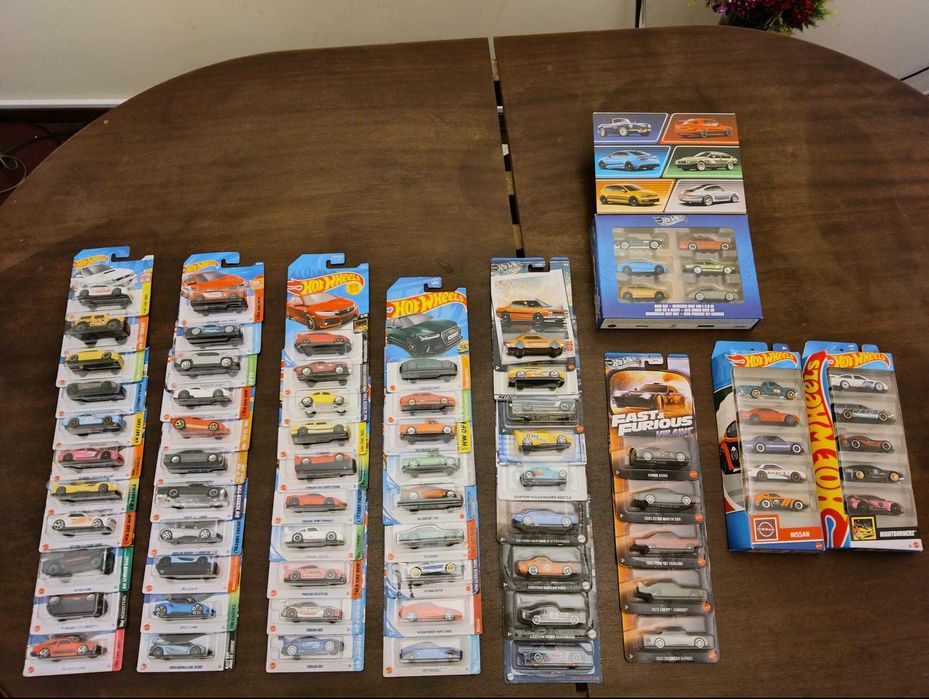 Coleção Diecast 1:64 (Hotwheels)