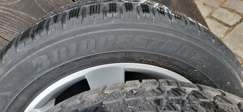 1 2 3 4 шт 215 60 r 17 Bridgestone рік 22 5.5мм зима maxxis запаска
