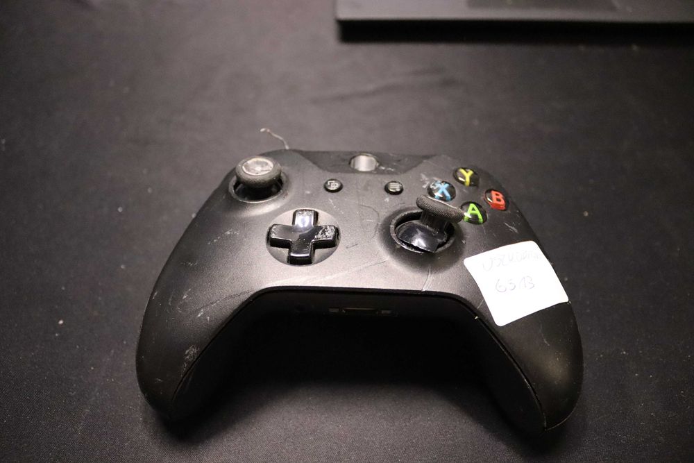 Pad kontroler Microsoft Xbox One (6313)