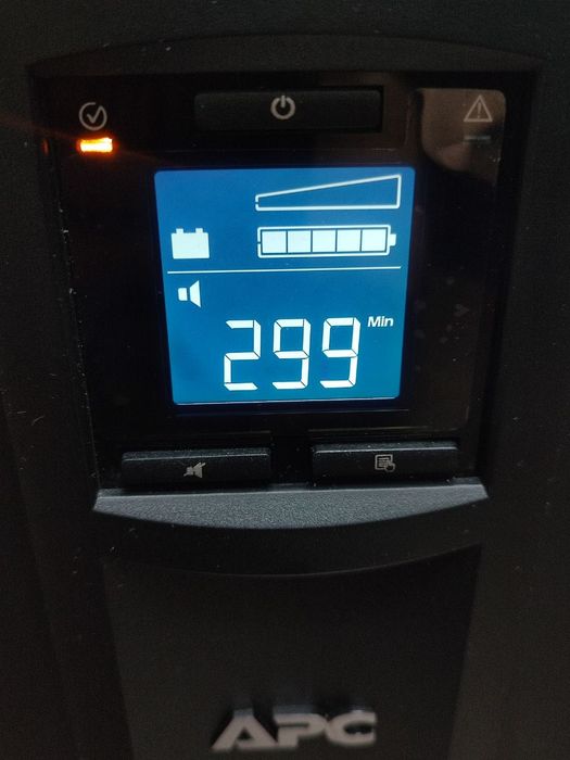 Безперебойник APC Smart-UPS 2000 ВА (SMC2000I)