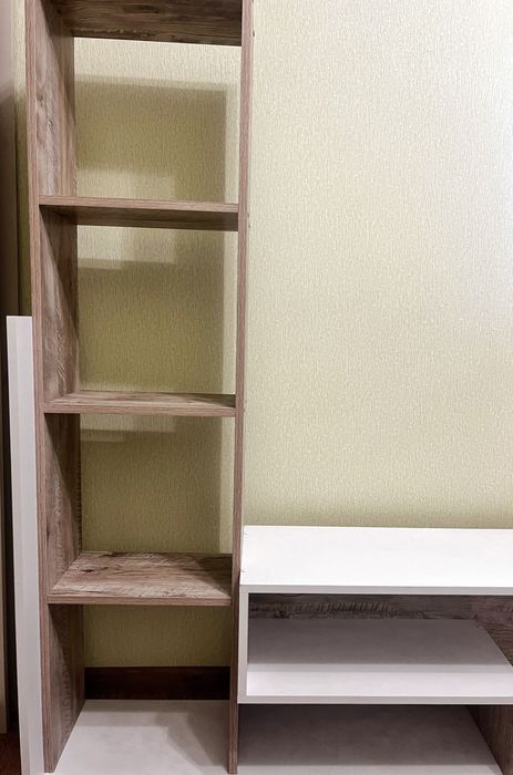 Продам терміново стелаж / ТВ тумбу в гарному стані