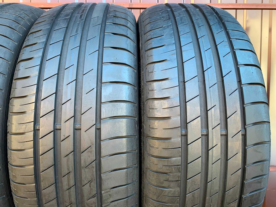 215/60 R16 GoodYear EfficientGrip Performance. Шини літні 4 шт.