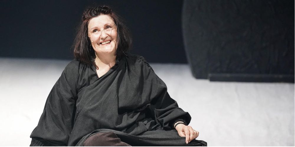 Продам 2 квитки Молодий театр, вистава Зілля, на вихідних 18.04