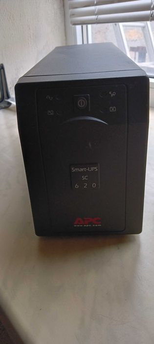 Джерело безперебійного живлення APC SmartUPS CS 620