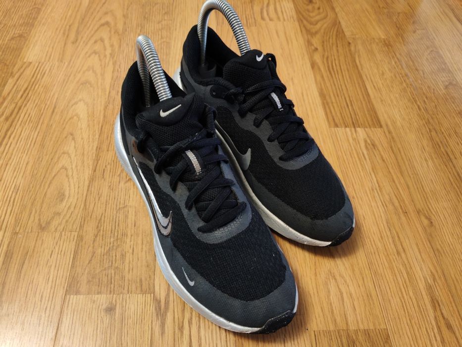 Кроссовки Nike Revolution 7