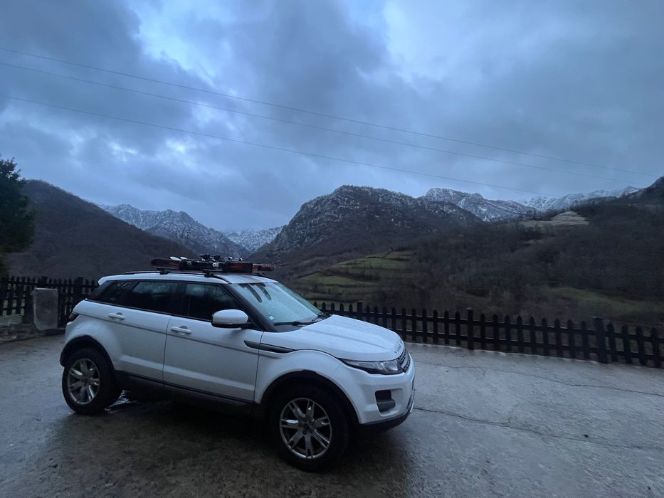 Range Rover Evoque 2.2 tração integral - estado impecável.