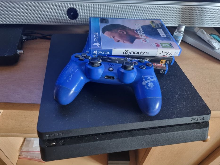 Ps 4 z 1 padem i grami