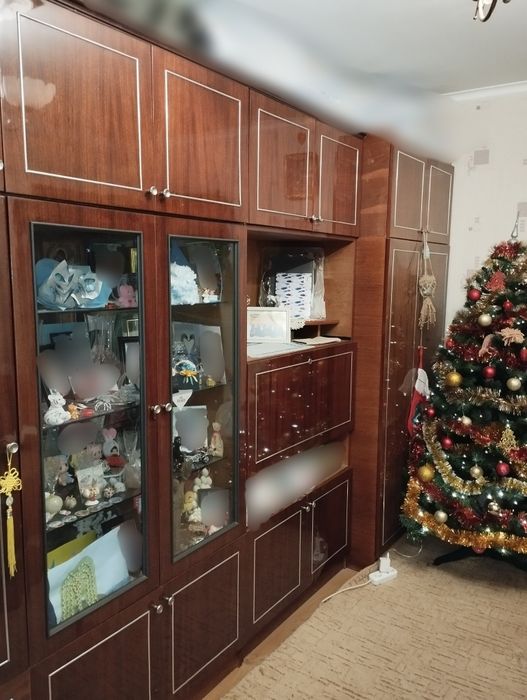 Продається стінка