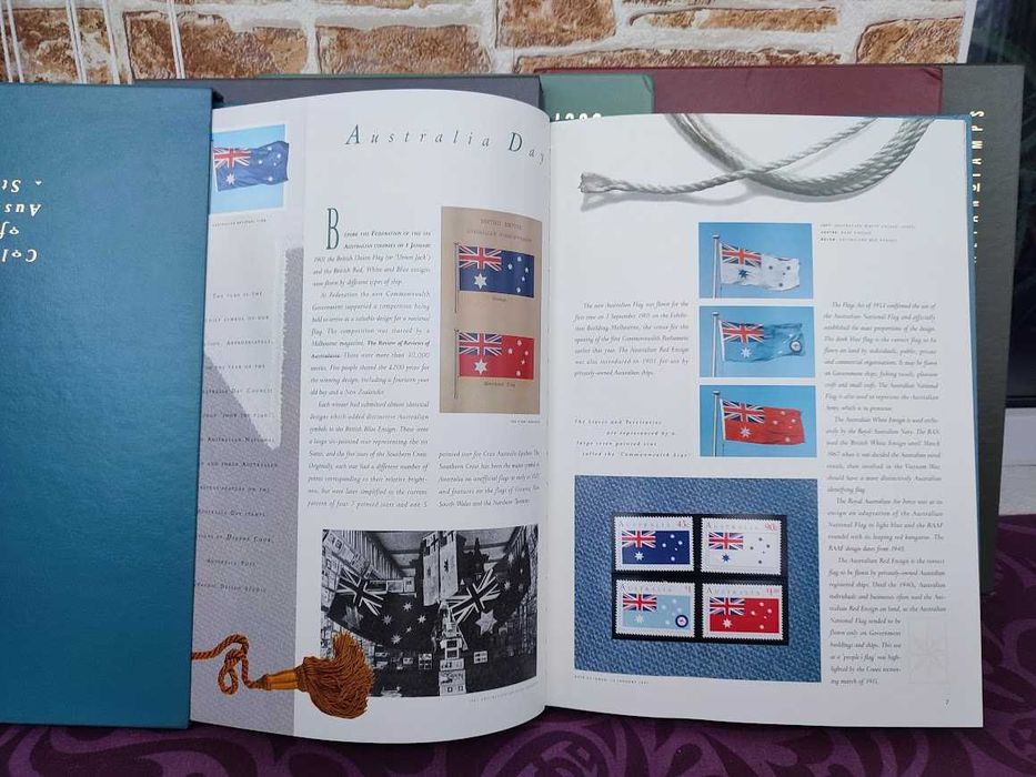 Колекційні альбоми, книги з річними наборами марок Австралії 1988-1992