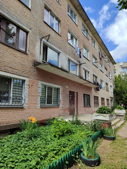 Продаж великої  кімнати, район - центр, Деснянська  Правда, Круг