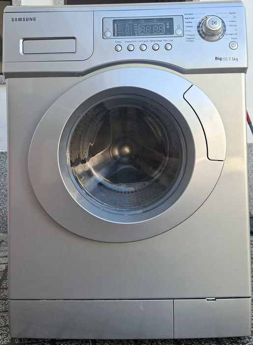 Máquina de lavar roupa Samsung- precisa de uma bomba de esgoto.