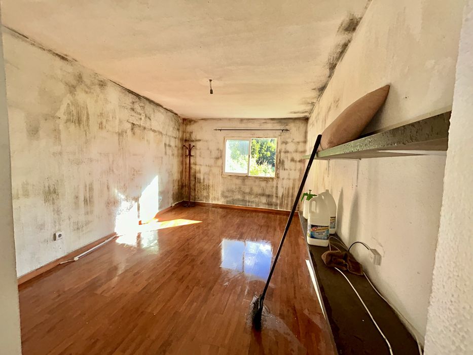 Casa t2 em frente ao metro