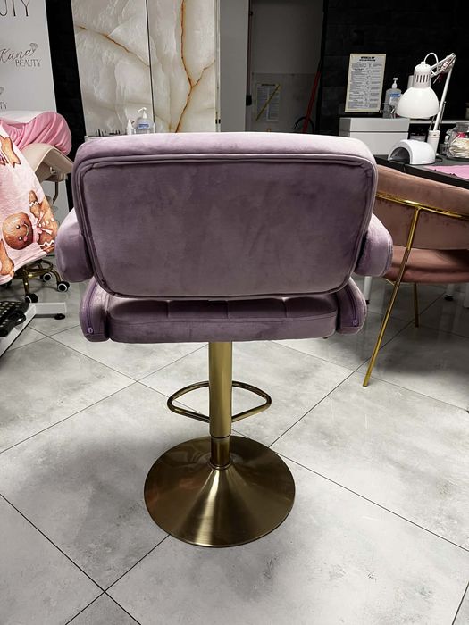 Fotel hoker pudrowy róż