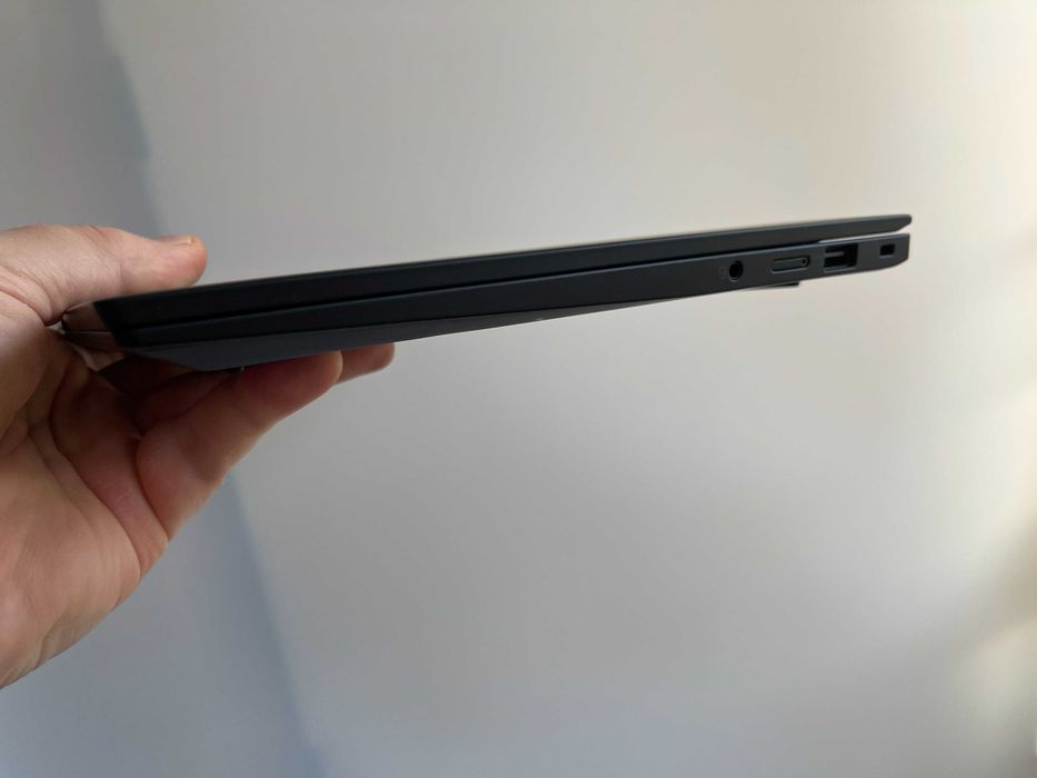 Lenovo ThinkPad X1 Carbon Gen 11 i7-1355U 16GB 512 SSD OLED W11P FV 23