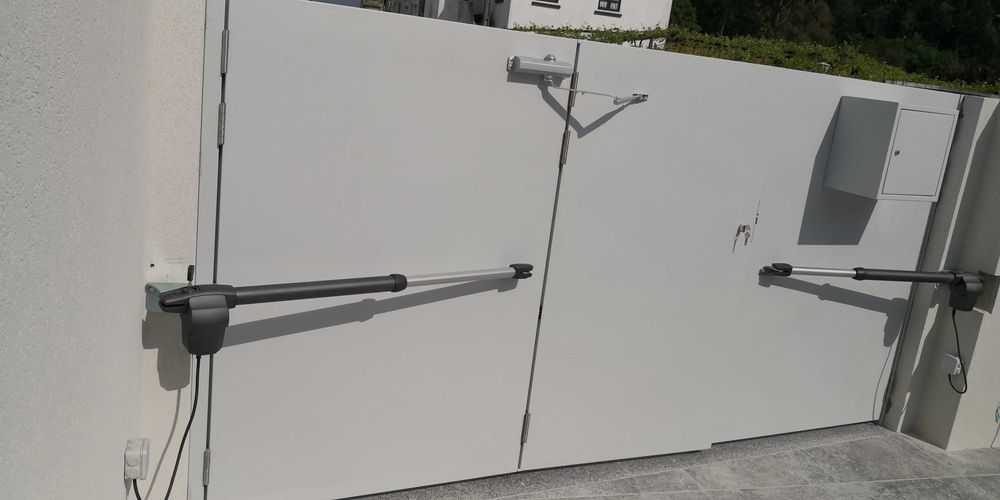 Kit de Motores Motorline Lince 400 p/ portão de batente 2 folhas