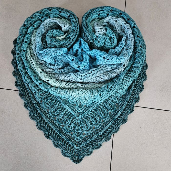 Chusta robiona ręcznie na szydełku rękodzieło Handmade