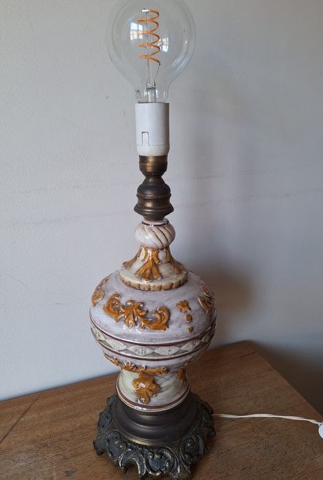 Candeeiro de mesa, muito antigo