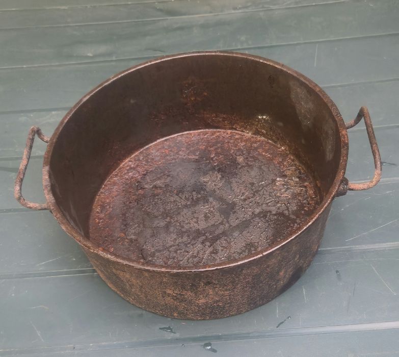 Tachos antigos em ferro