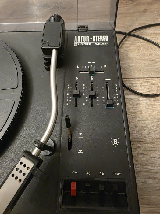 Gramofon Unitra Artur WG-903