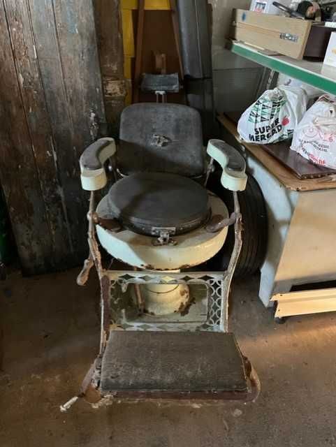 Cadeira de Barbeiro Pessoa Lisboa para restauro