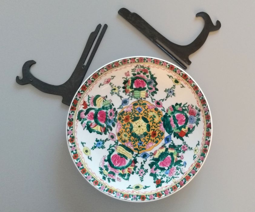 Pratos decorativos antigos