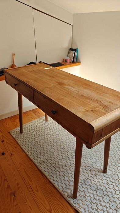 Secretária / Consola em Madeira Maciça – Estilo Mid-Century / Nórdico