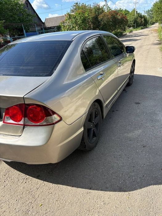 Хонда цивик.1.8л бенз