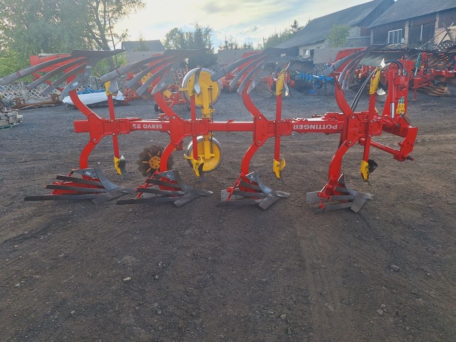 Pług 4 skibowy obrotowy  Pottinger servo 25 ażurowy  Lekki  rama 3+1 lemken kverneland kuhn