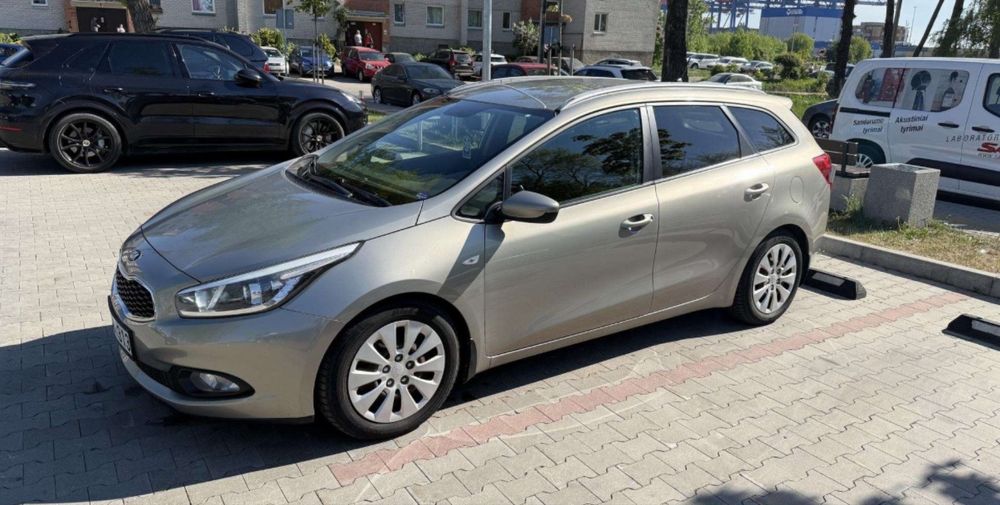 Kia ceed універсал