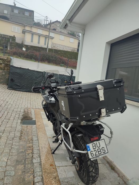 CFMOTO 700MT ADV 2025 (como nova) Troco