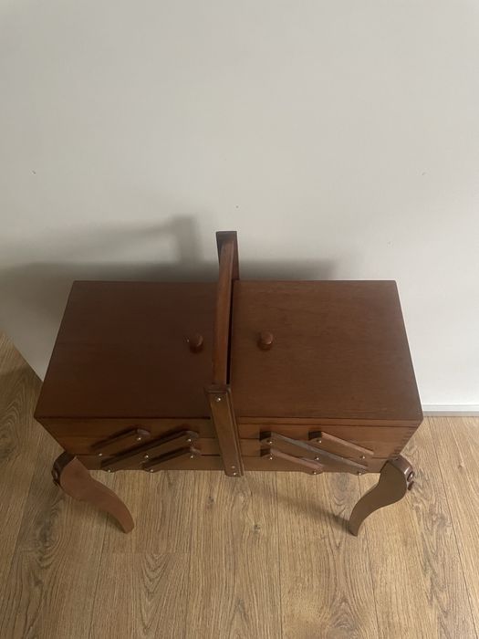 Caixa de costura antiga