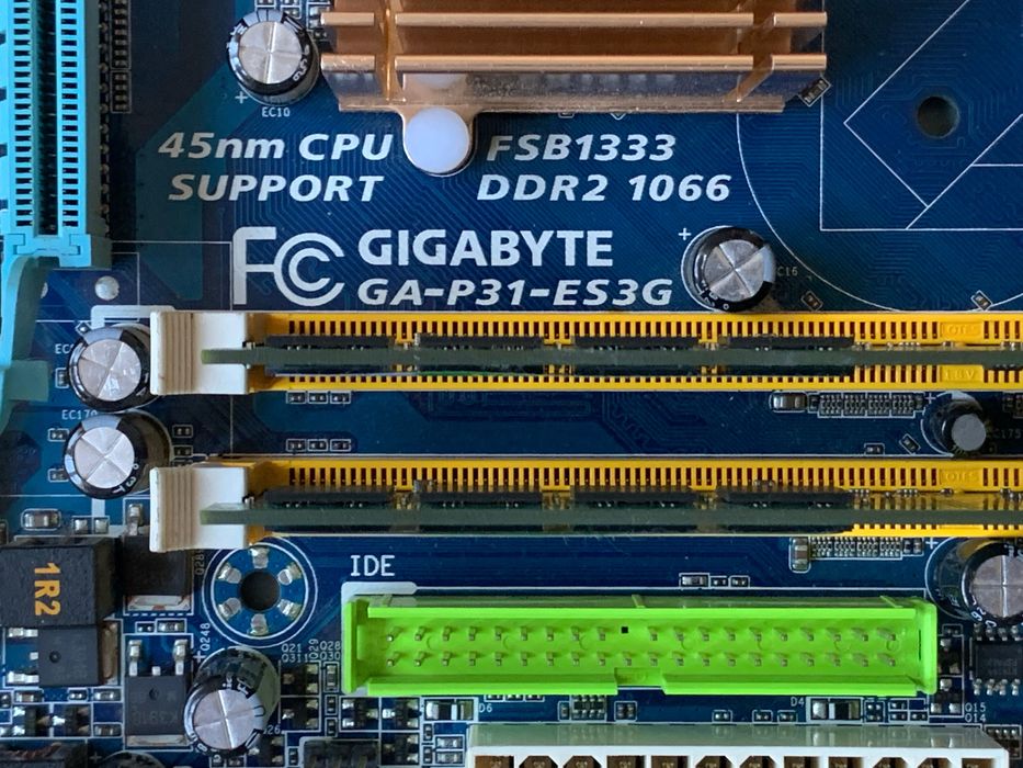 материнська плата Gigabyte GA-P31-ES3G