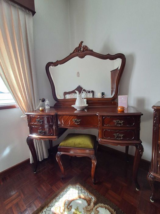Mobilia Quarto: Estilo Madeira trabalhada em Espinha