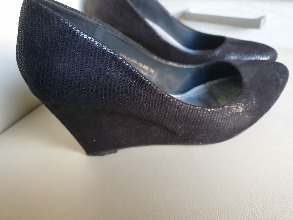 Buty na koturnie rozmiar 38