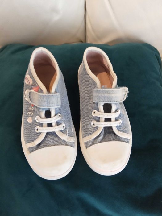 Sapatilhas de criança tipo gaga com foto da Mini