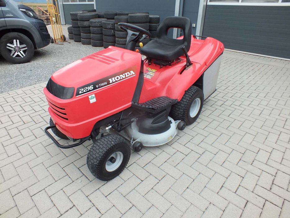 Traktorek kosiarka Honda HF 2216 V TWIN z Niemiec