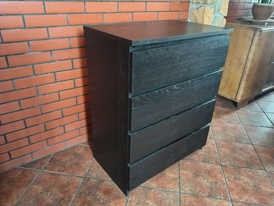 Czarna szafka Ikea