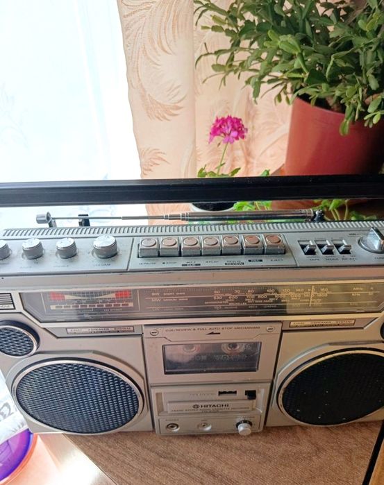 Магнітофон Hitachi TRK-8100E