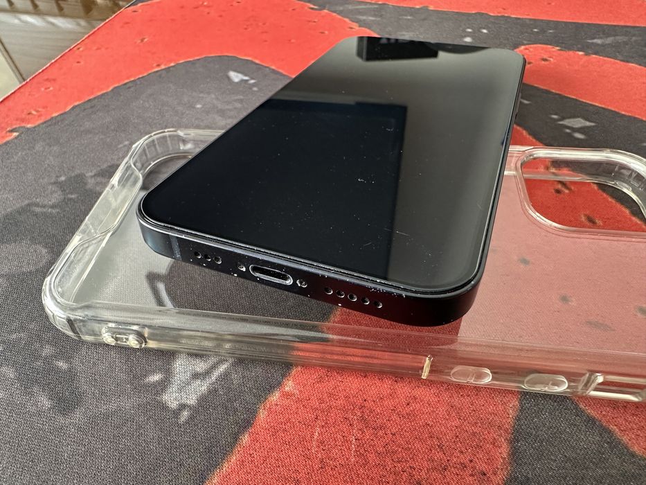 iPhone 12 em bom estado