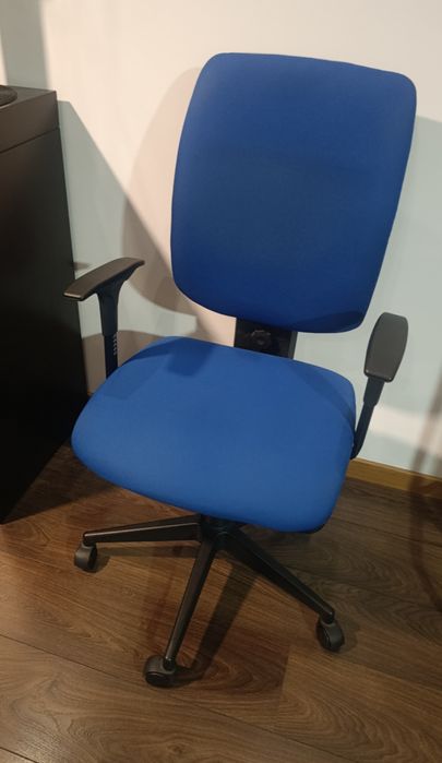 Cadeira de escritório azul